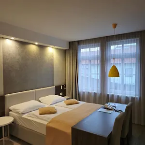 Emonec Hotel
