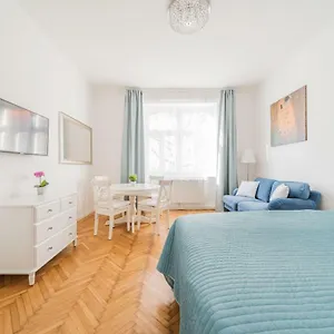 Apartment Herzlich Willkommen - Kuess Hand 2